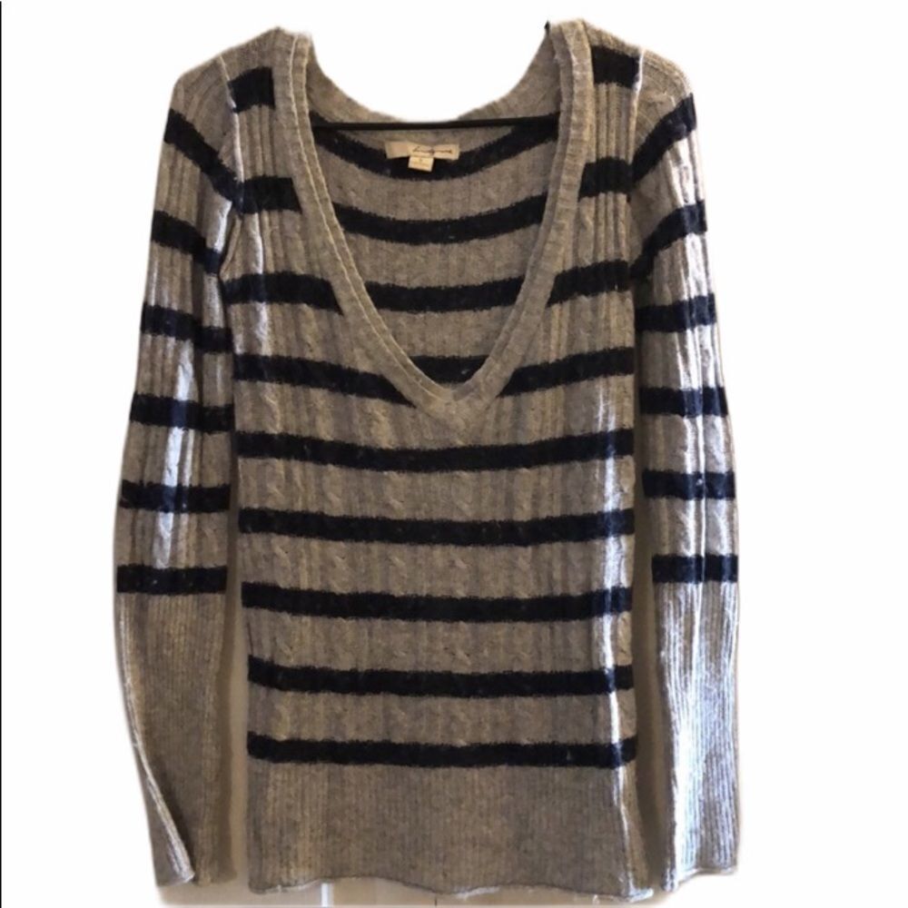 Twenty One Striped Long Sleeve V Neck Sweater Size S
